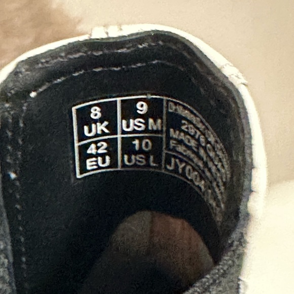 New White Dr. Martin Boots. - Picture 4 of 7